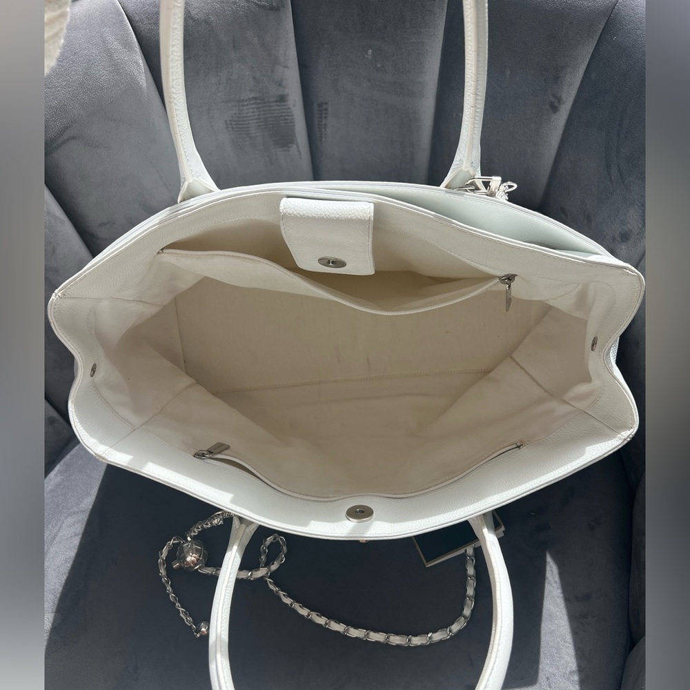 Chanel Executive Cerf Tote bag - Picture 8 of 15